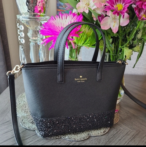 kate spade Handbags - Kate Spade Greta Court Ina - Glitter Bag w/Strap EUC